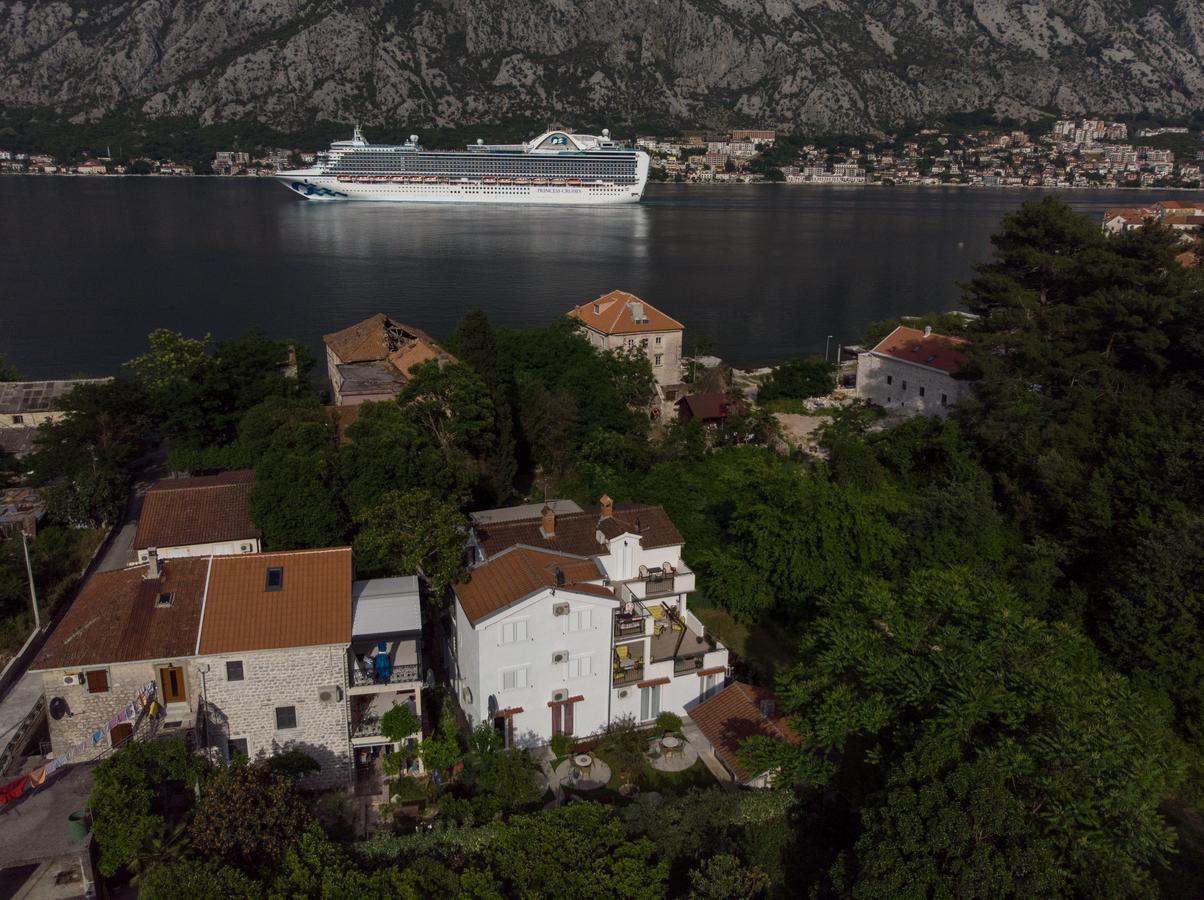 Djurovic Apartments Montenegro Kotor Eksteriør bilde